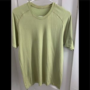 Lululemon Metal Vent Tee Men’s small